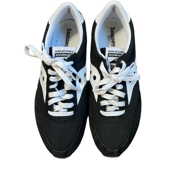 Saucony Shoes - Saucony  Hornet black and white sneakers
